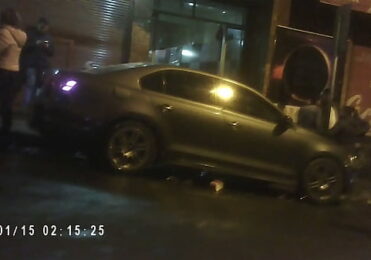 CULONA ORINANDO ESPIADA RICO CULO ARRECHA