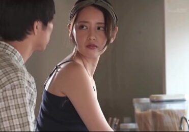 Eu Era Virgem e a Minha Irmã Casada me Ensinou a Beijar [Legendado] Kanna Misaki