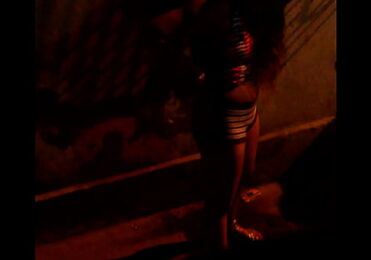 Flagrante Novinha Mijando Fora do Baile