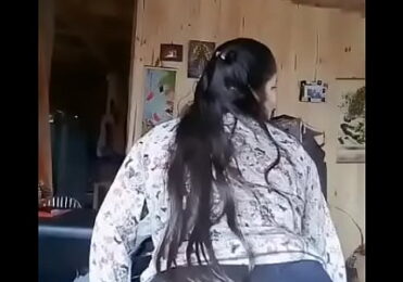 Gordita moviendo el culo