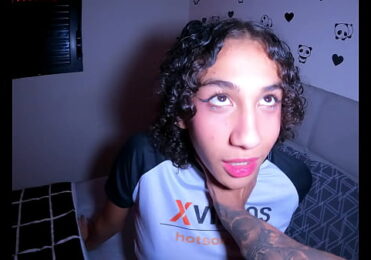 INCREDIBLE ALL-GIRL LESBIAN ORGY