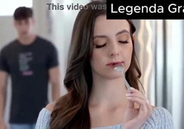 Meia-Irmã provoca o irmao estudando Legendado. Se quiser que legende algum video deixe nos comentarios.