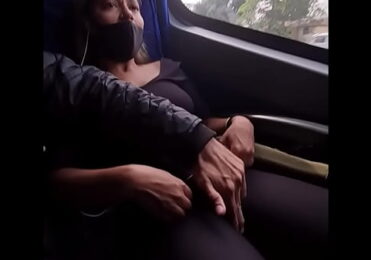 batendo siririca de pertinho