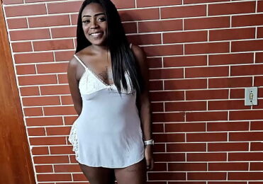 Primeira vez no porno da mulata gostosa de 22 aninhos Joy Alves